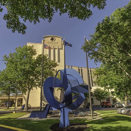 Doubletree By Hilton Philadelphia Airport Hotel Bagian luar foto