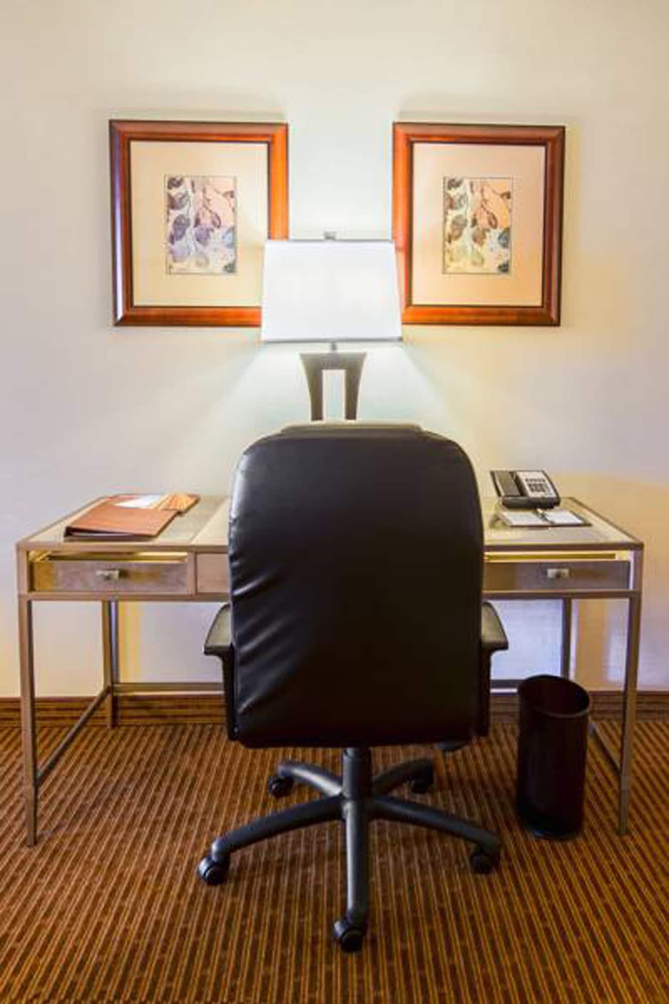Doubletree By Hilton Philadelphia Airport Hotel Bagian luar foto