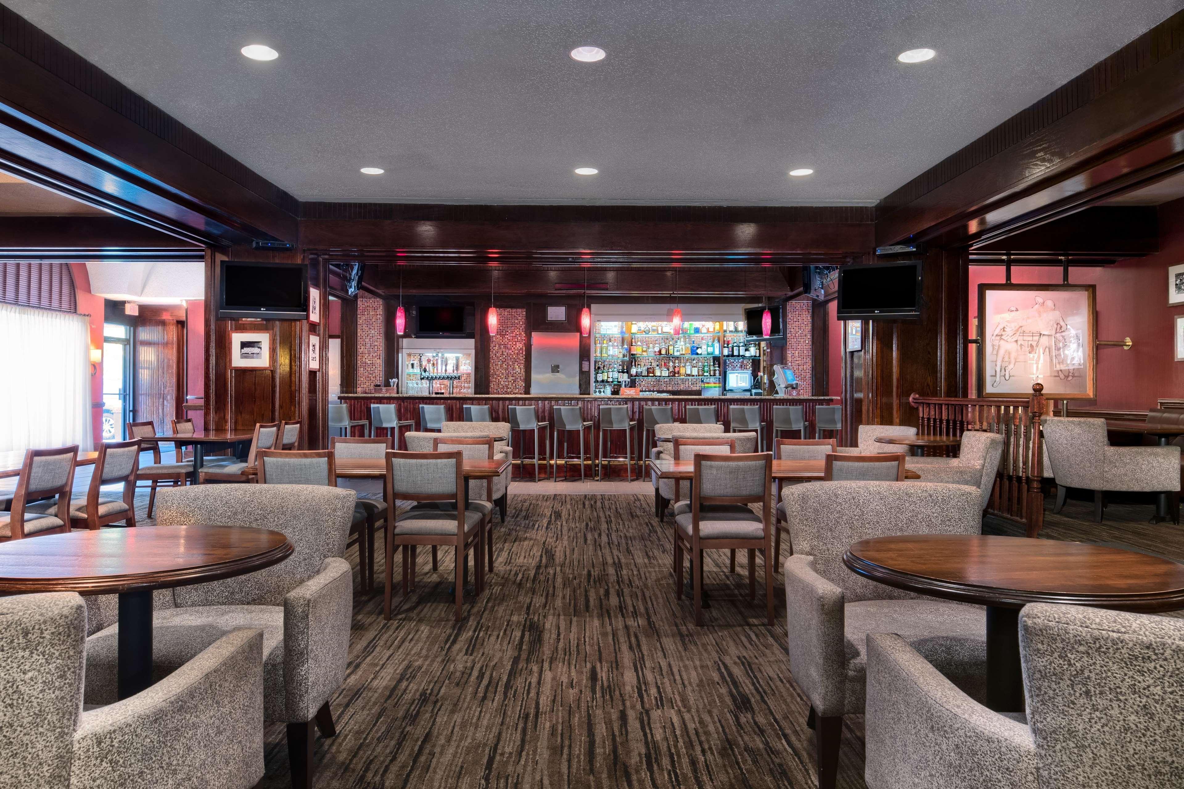 Doubletree By Hilton Philadelphia Airport Hotel Bagian luar foto