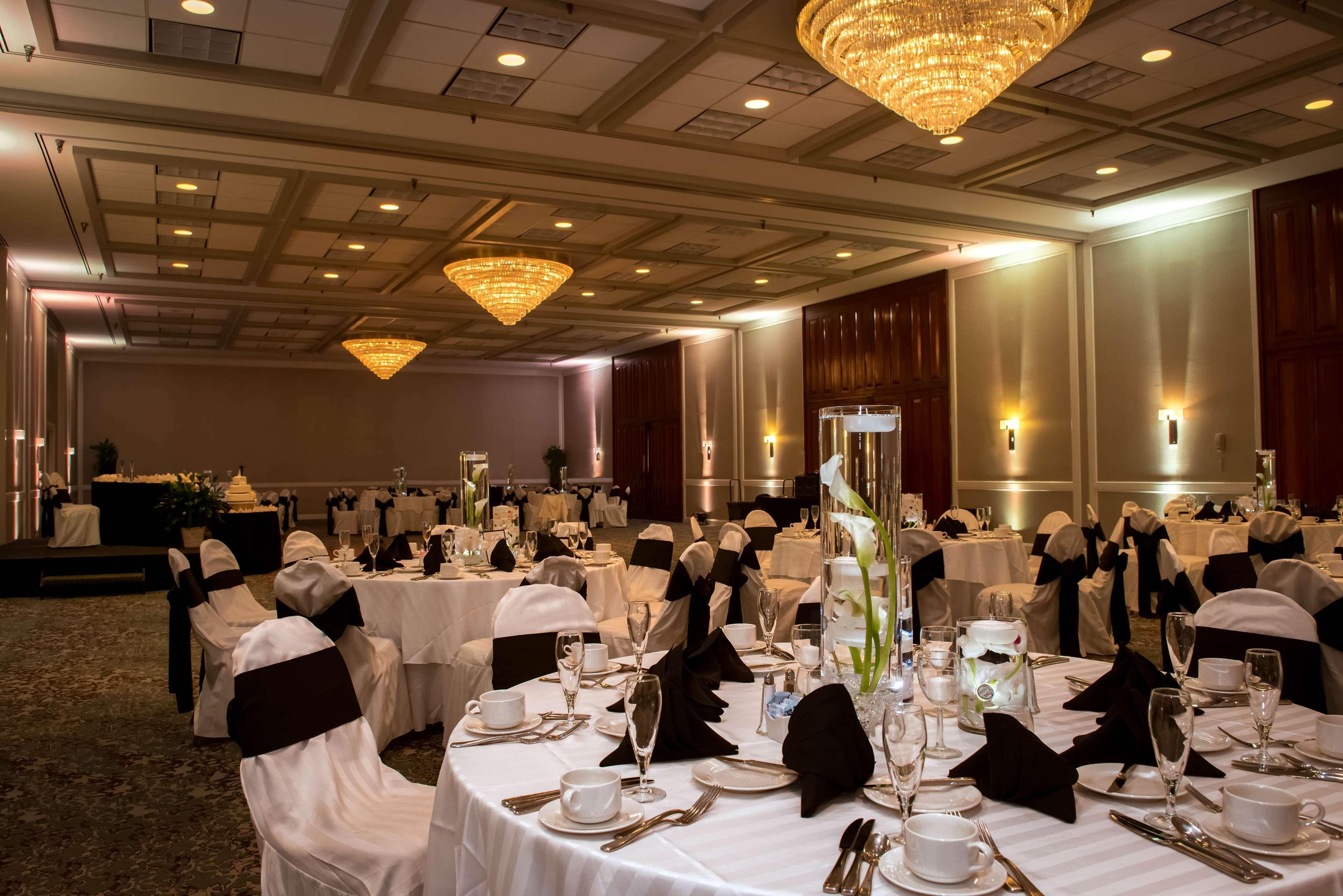 Doubletree By Hilton Philadelphia Airport Hotel Bagian luar foto