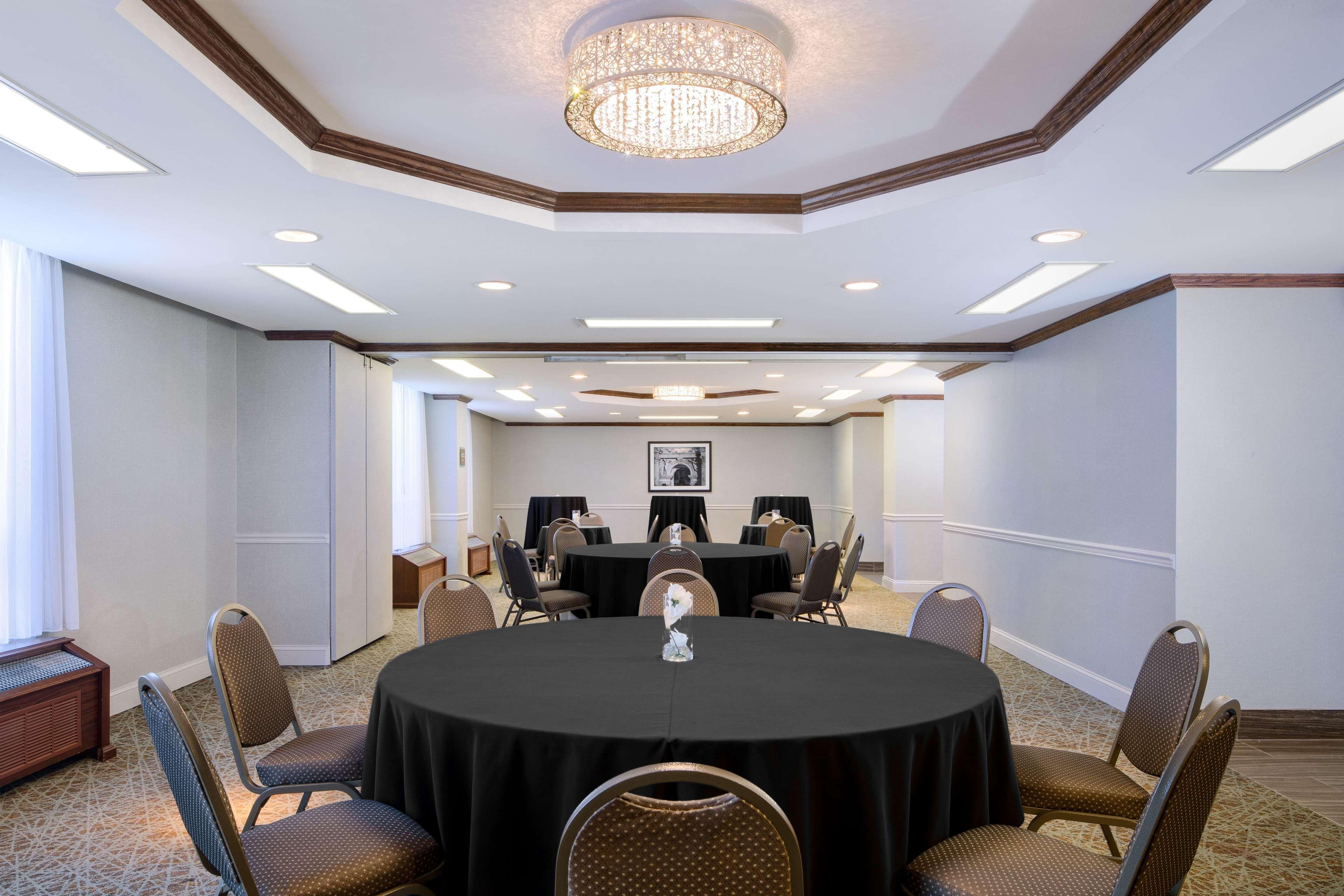 Doubletree By Hilton Philadelphia Airport Hotel Bagian luar foto