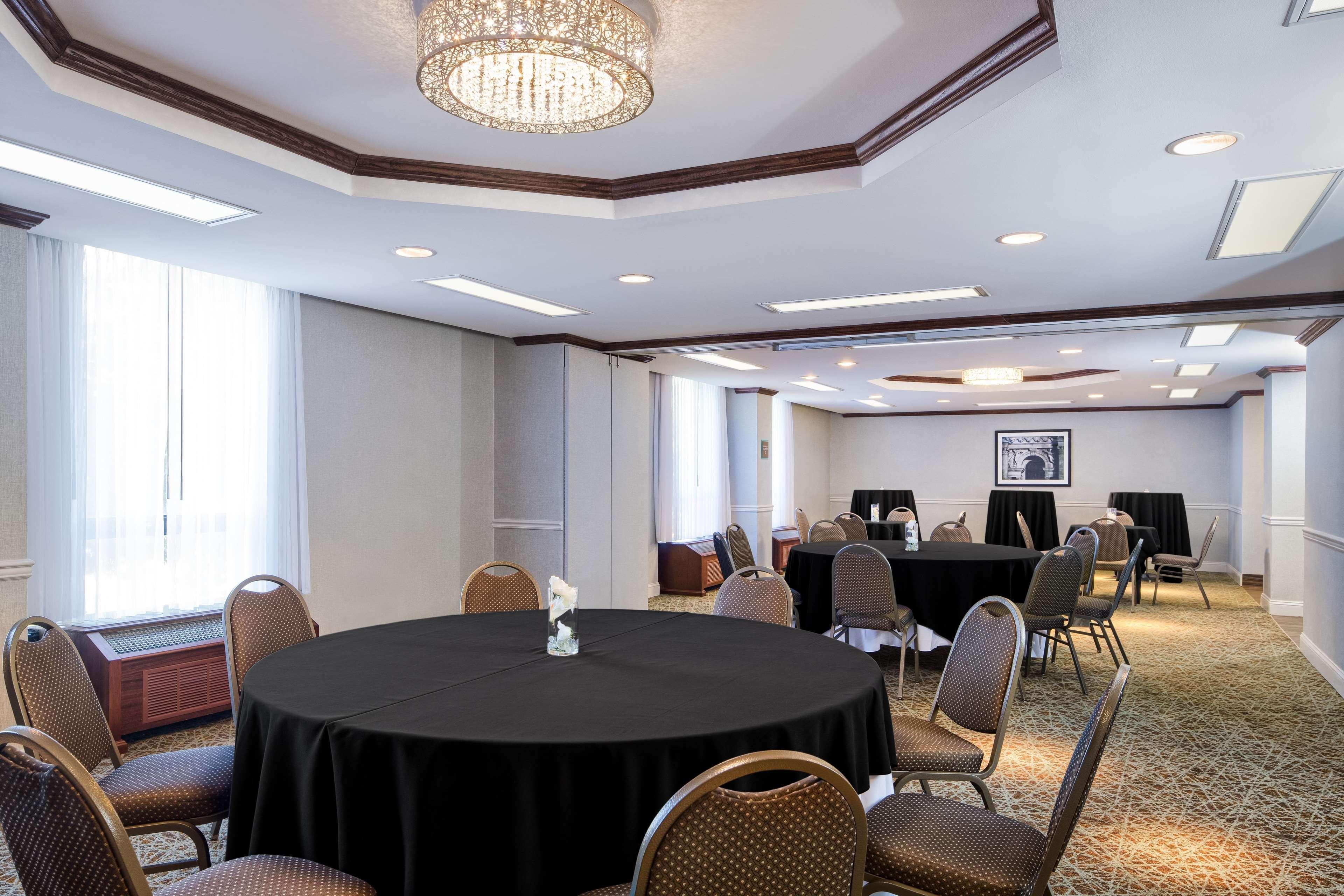Doubletree By Hilton Philadelphia Airport Hotel Bagian luar foto